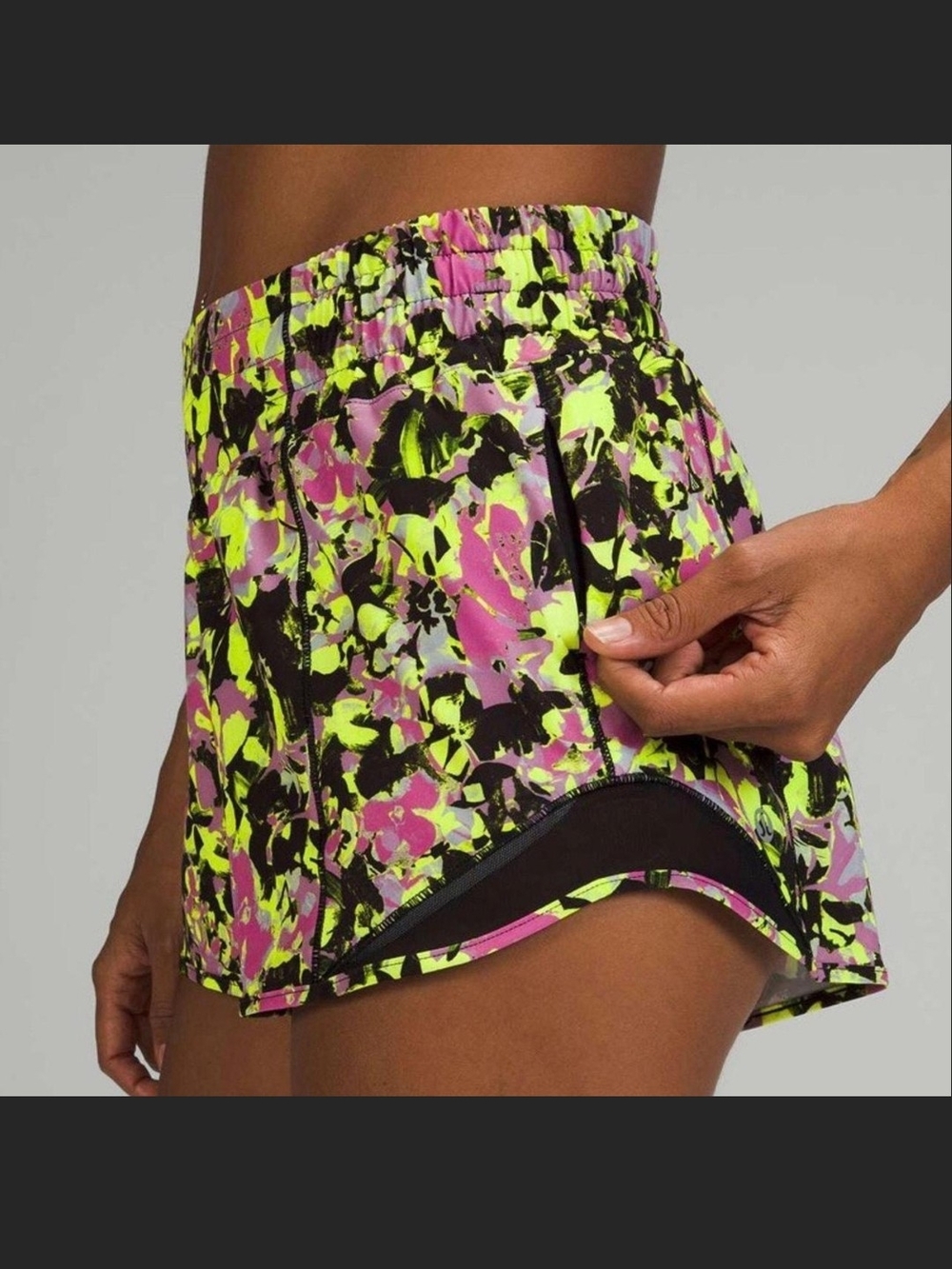 Lululemon Hotty Hot High Rise Shorts Size 6 EUC